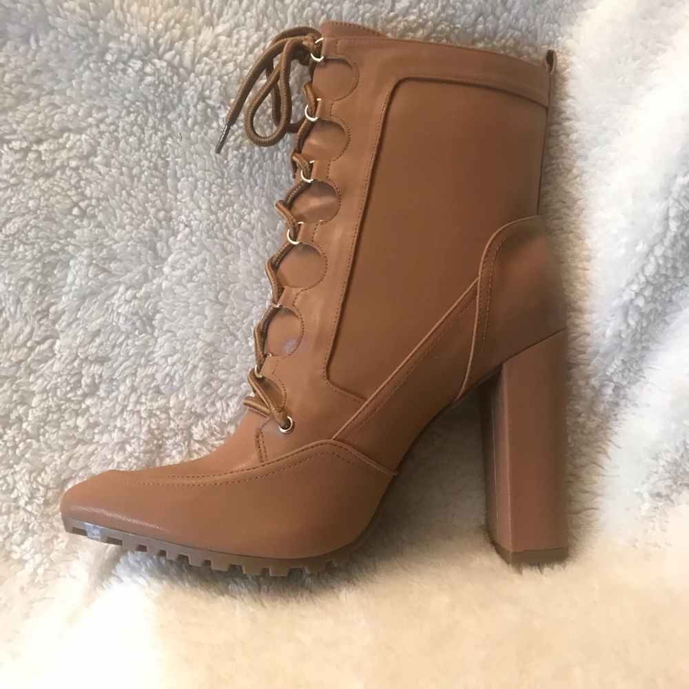 Shoe Dazzle Size 10 Lace-Up Heeled Ankle Booties